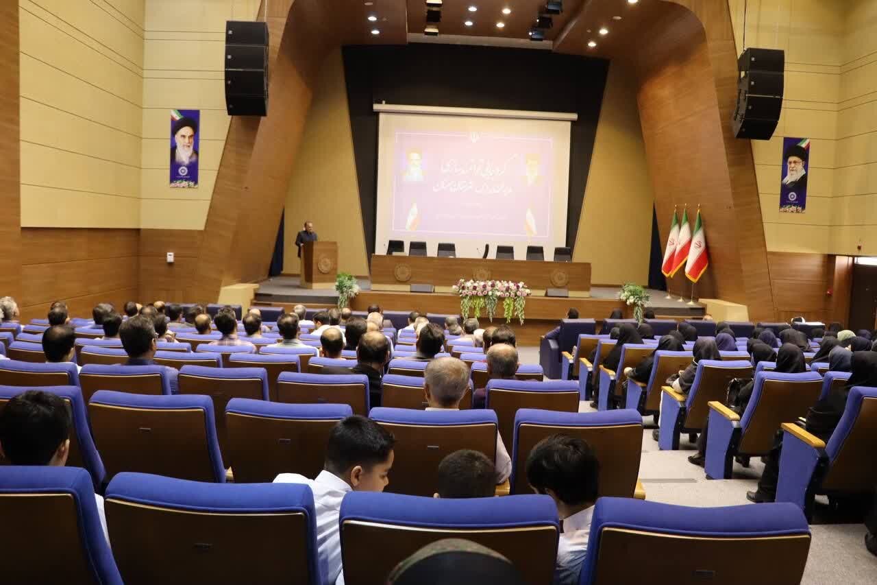 فرماندار سمنان: آموزش و پرورش زیربنای اصلی توسعه همه‌جانبه است