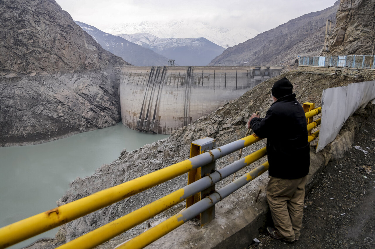 وضعیت ذخایر آبی تهران تکاندهنده شد/ پمپاژ از حجم مرده سدها را آغاز کردند وضعیت ذخایر آبی تهران تکاندهنده شد/ پمپاژ از حجم مرده سدها را آغاز کردند